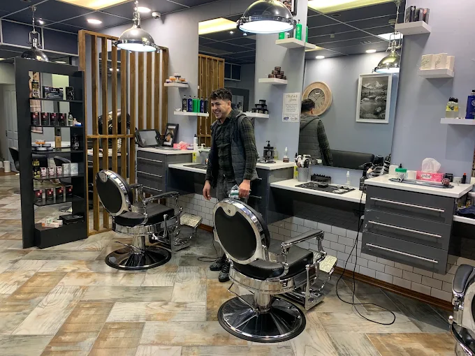 Barber Working